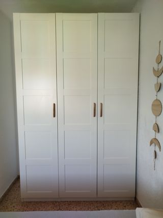 Armario 3 puertas Ikea BERGSBO blanco