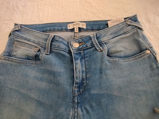 Vaqueros Mango pitillo talla 40