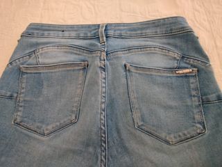 Vaqueros Mango pitillo talla 40