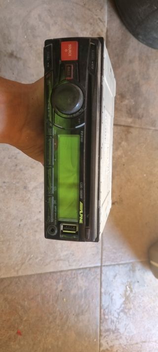 Radio CD Alpine usado
