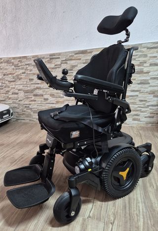 Silla Permobil motorizada + cojín antiescaras 