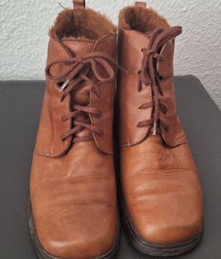 Botines zapato mujer Wonders de piel marrón. 