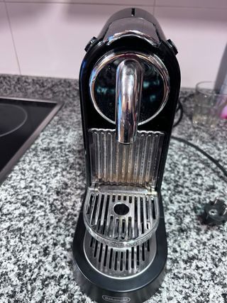 Cafetera Nespresso DeLonghi City Black