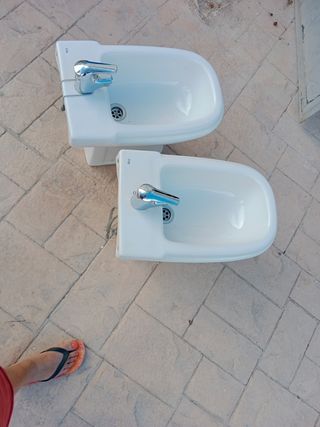 2 Bidés porcelana blancos marca roca