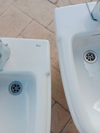 2 Bidés porcelana blancos marca roca