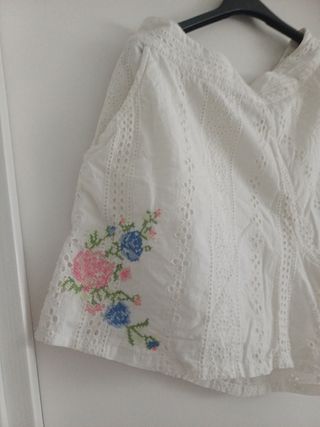 Shorts blancos bordados
