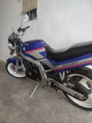 Suzuki GS500E 