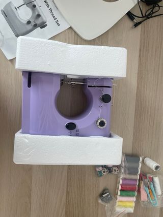Máquina de Coser Eléctrica Jeteven