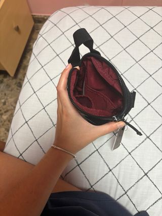 Riñonera Nike negra sin estrenar.