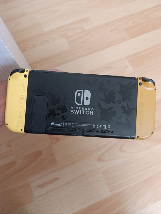 URGE VENDER Nintendo Switch Pokémon Let’s Go Eevee