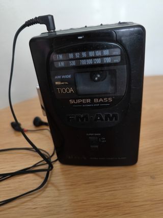 Walkman Aiwa T100A Radio FM/AM Cassette