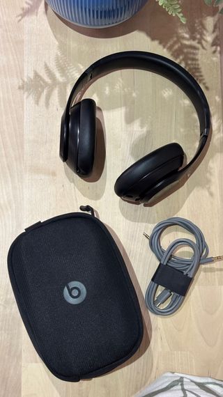 Cascos Beats Studio Pro Negros