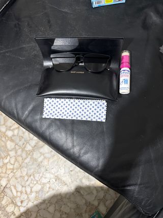 Gafas Saint Laurent Negras precio negociable 