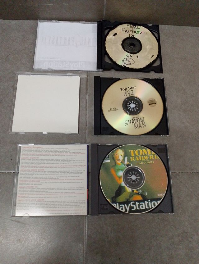 Consola PlayStation 1 Gris + 3 Juegos + 3 Mandos