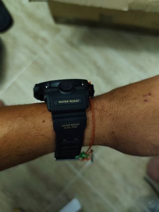 Reloj SMAEL Negro y Dorado