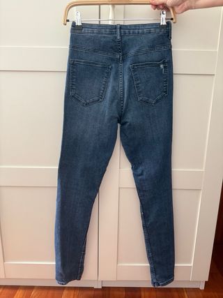 Vaqueros H&M pitillo rotos azules
