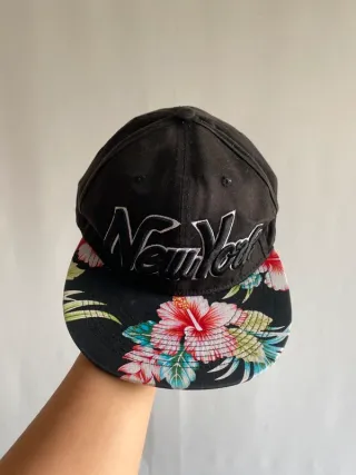 Cappello New York stile tropicale