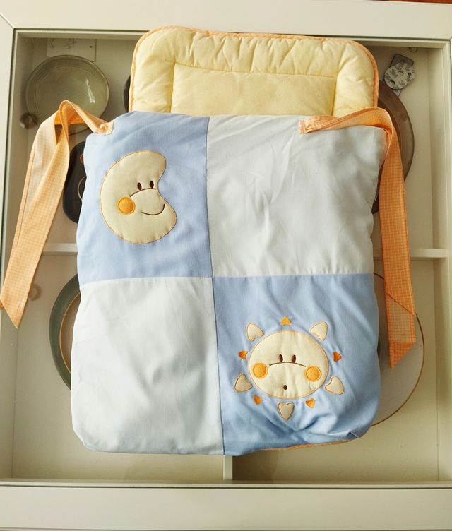 Saco arrullo bebé con sol y luna