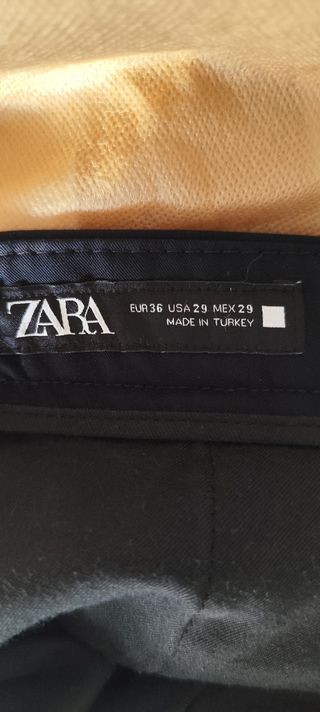 Traje Zara azul marino 