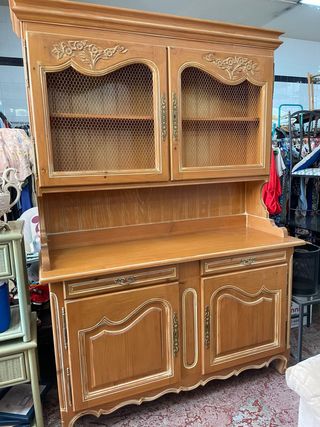 VITRINA DE MADERA COMO NUEVA!! HACEMOS ENTREGAS!!