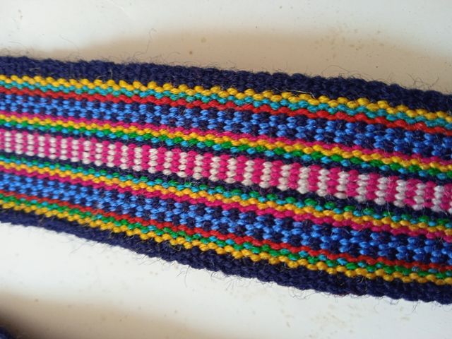 Cinta tejida indígena para pelo o cinturón