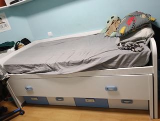 Cama nido blanca y azul