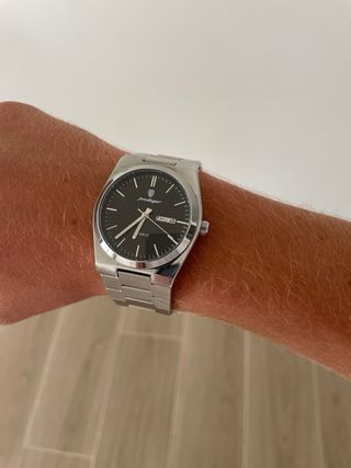 Reloj Poedagar Negro y Plateado