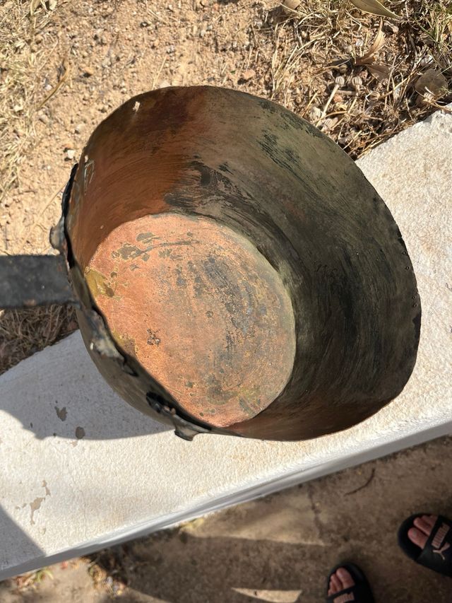 Cazo de latón muy antiguo