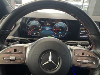 MERCEDES GLA 250e AMG