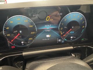 MERCEDES GLA 250e AMG