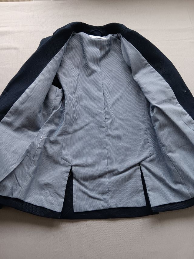 Blazer.Americana talla 6 + regalo 2 camisas.