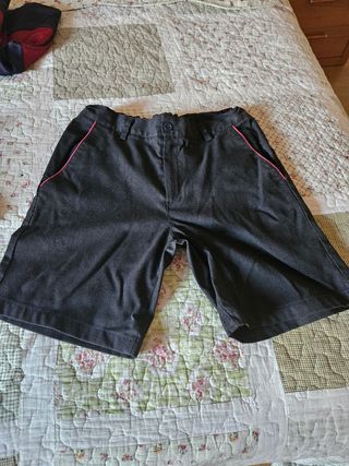Pantalón corto uniforme Juan Pablo II
Talla 14