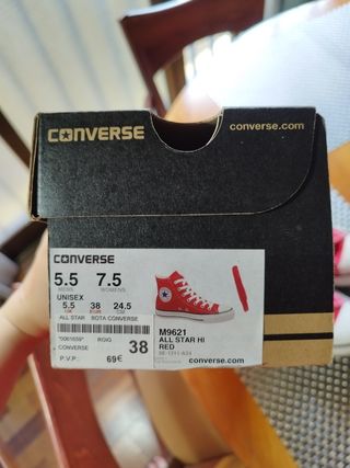 Converse rojas oficiales n. 38