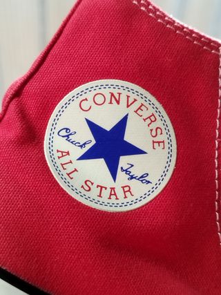 Converse rojas oficiales n. 38