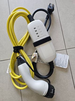Cargador Schuko Cupra