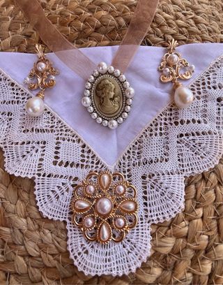 Aderezo de fallera camafeo y broche perlas