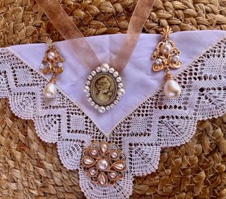 Aderezo de fallera camafeo y broche perlas