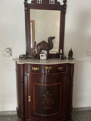 Mueble antiguo madera con espejo
