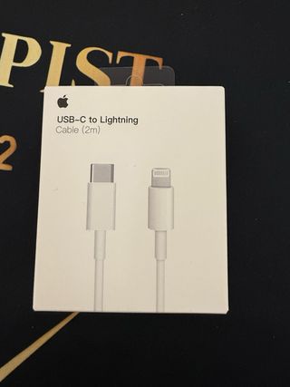 Apple cavo Lightning 2 metri ricarica iPhone iPad
