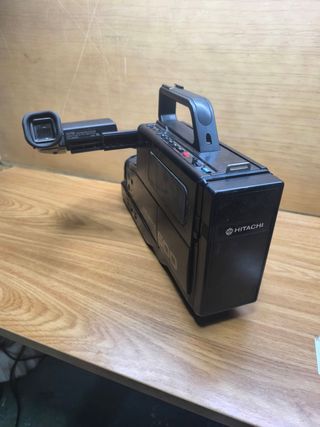 Cámara VHS Hitachi VM-600E