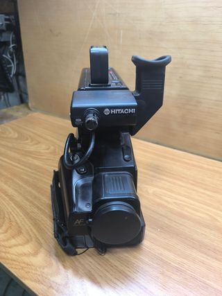 Cámara VHS Hitachi VM-600E
