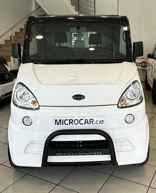 MICROCAR M.CROSS CON CAJA CERRADA 2024