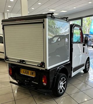 MICROCAR M.CROSS CON CAJA CERRADA 2024