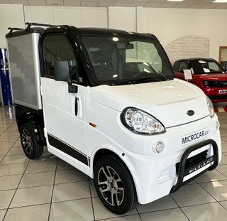 MICROCAR M.CROSS CON CAJA CERRADA 2024