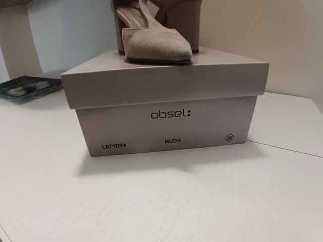 Scarpe donna beige con tacco