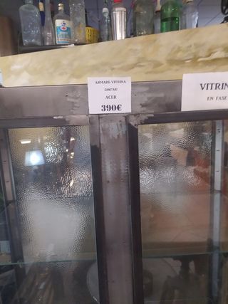 Vitrina Sanitaria Metálica y Cristal