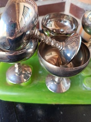 Bicchieri da champagne in argento.