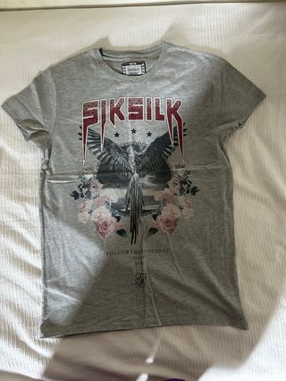 Camiseta SikSilk Gris con Diseño Águila