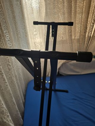 Soporte para teclado DOBLE X marca Guitto GKS-01