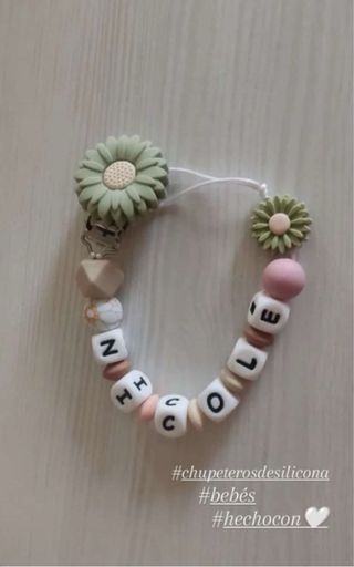 Chupeteros Silicona Personalizados. Hechos a mano.